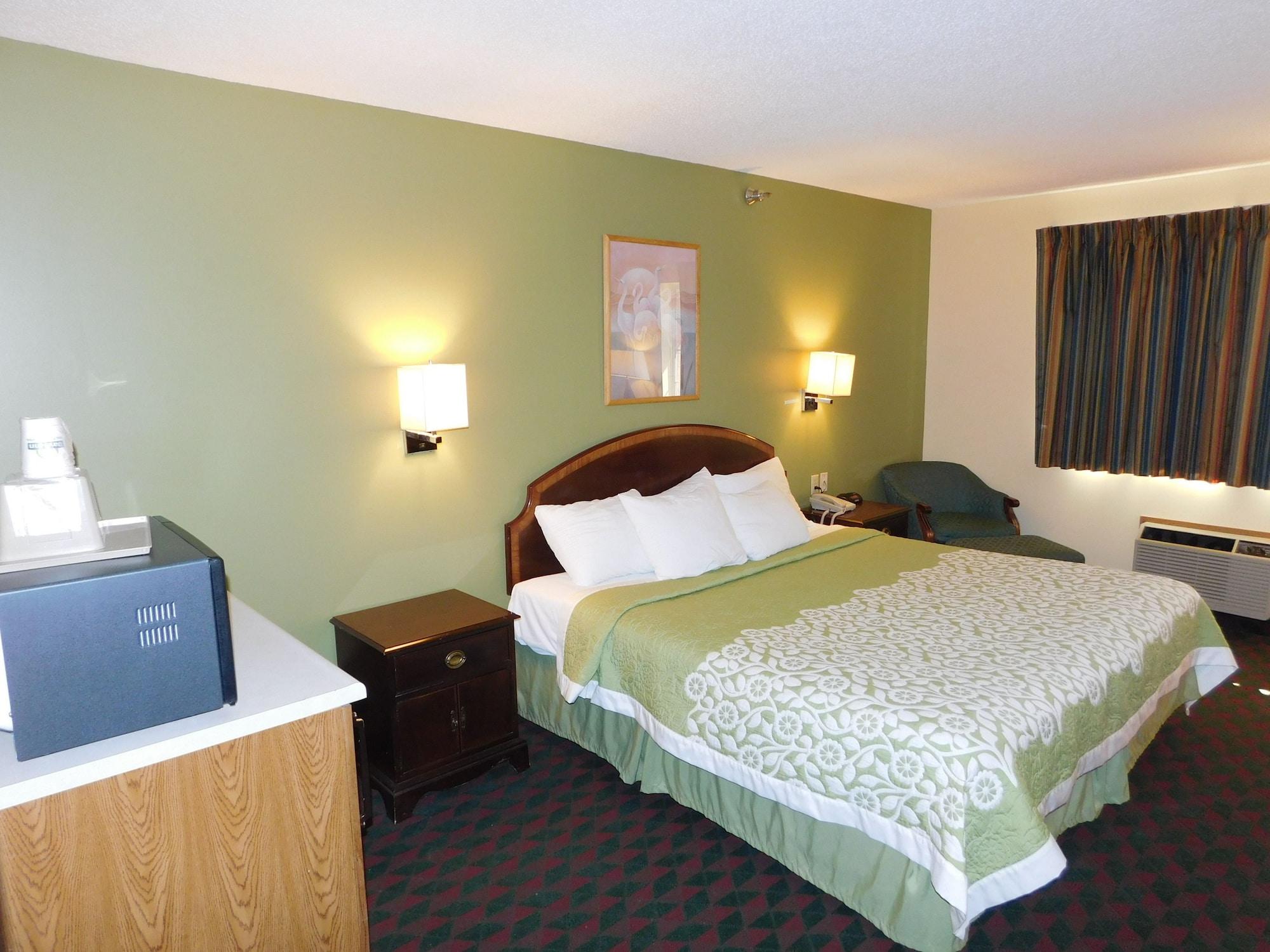Days Inn By Wyndham Lexington Ne Exterior photo