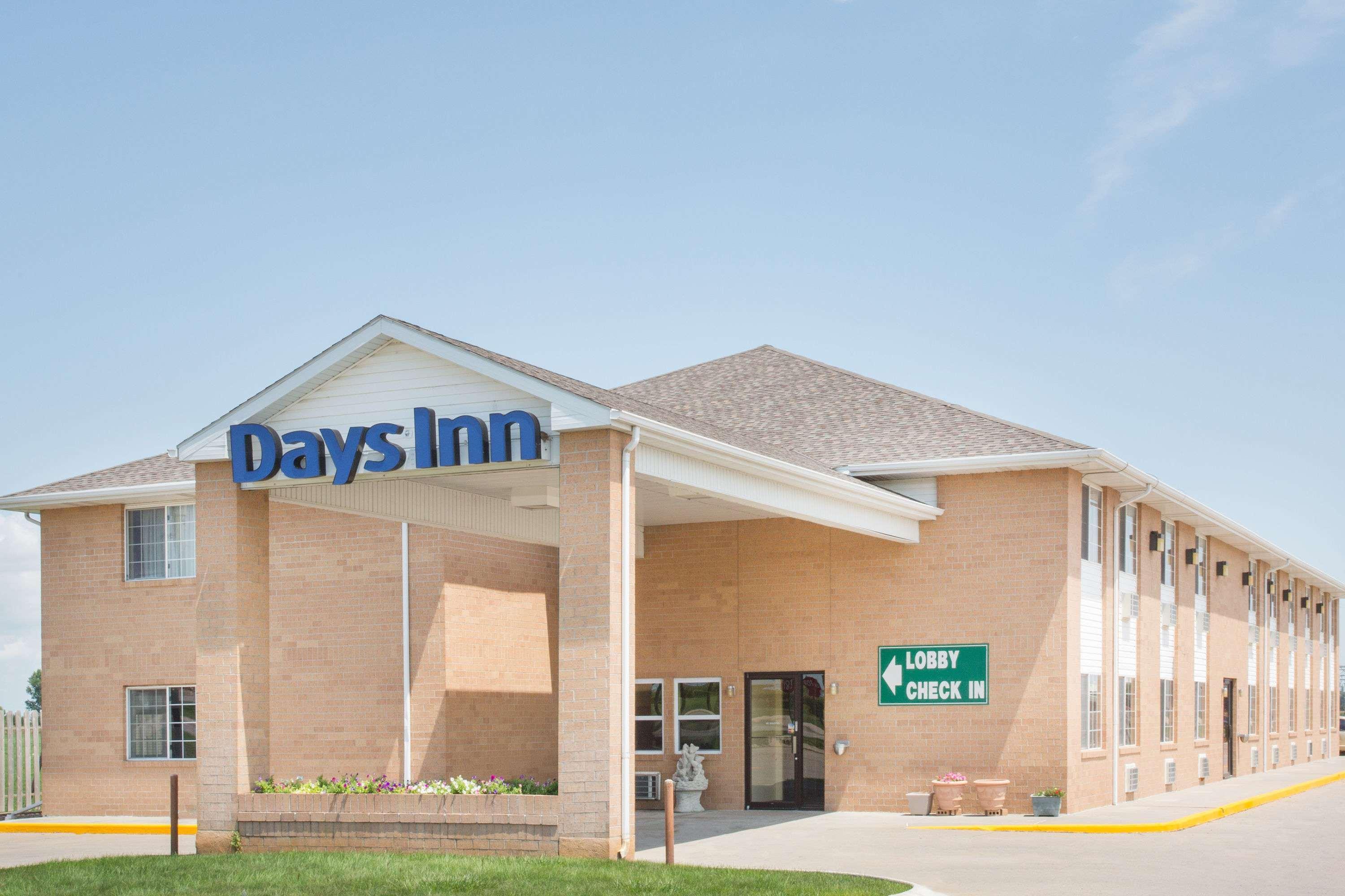Days Inn By Wyndham Lexington Ne Exterior photo